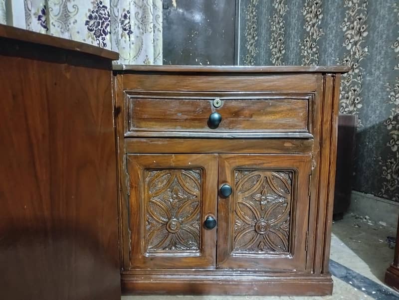 bed dressing side table 3