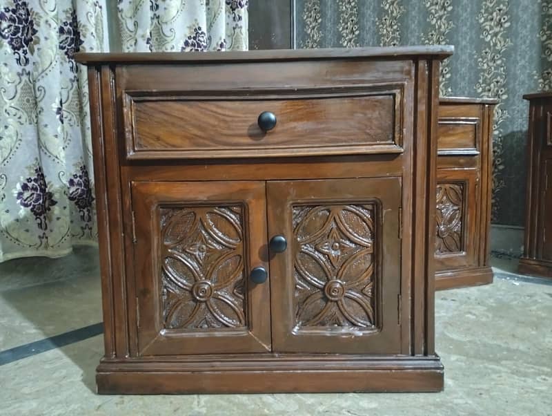 bed dressing side table 4