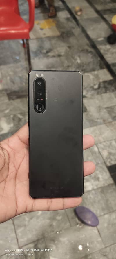 Sony Experia 5 mark lll lightly tilted