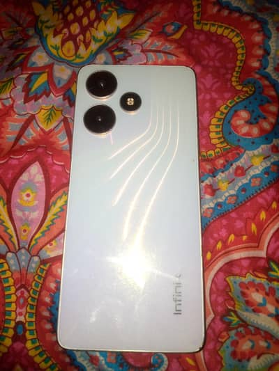 Infinix HOT 30 128+8+8