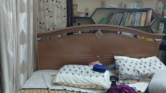 wooden king size bed