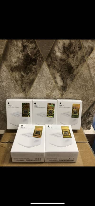 IPHONE 3 PIN 20W Adapter