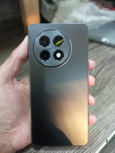OnePlus 13r
