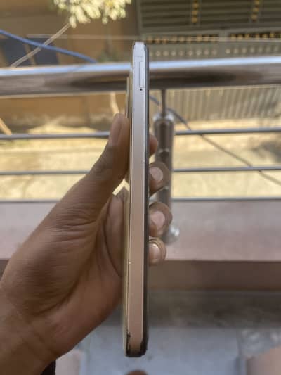 Infinix smart 8 pro 4 / 128 box sat hai