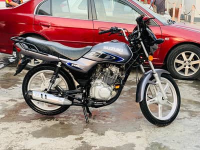 Suzuki 110 bike for sall 10/10 condition Brand New only office work us