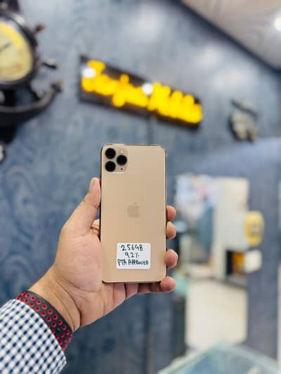I phone 11 pro max pta sale 256 gb b/h 88% Golden color