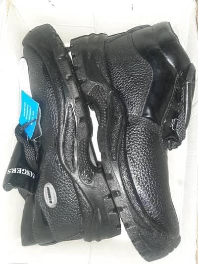 Safety Shoes 42