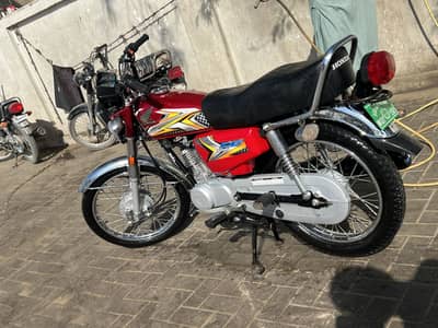 HONDA 125 red color 2025