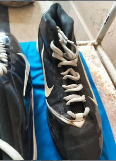 (Nike alpha shark) football shoes