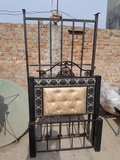 iron bed single