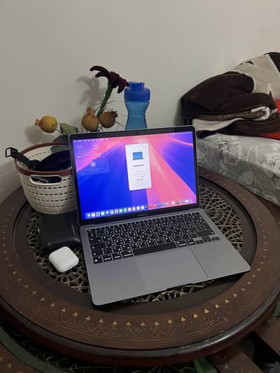 Apple MacBook Air M1 chip 8/256gb 2020 model