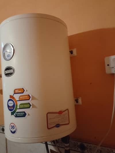 Canon gyser bilkul new condition ha buhat kum use hua ha