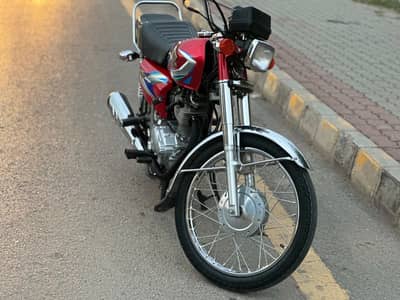 AOA. . HONDA 125 INGOOGD CONDITION . . . . URGENT SELL
