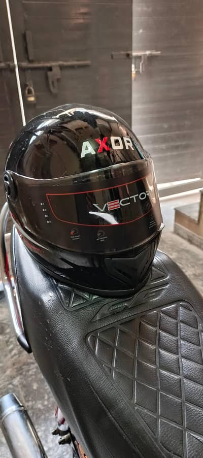 Axor (vector) helmet