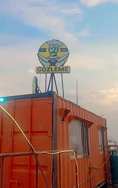 Shef. order taker, dish washer