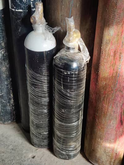 Oxygen Gas Cylinder 10 Litre - Filled - Lahore