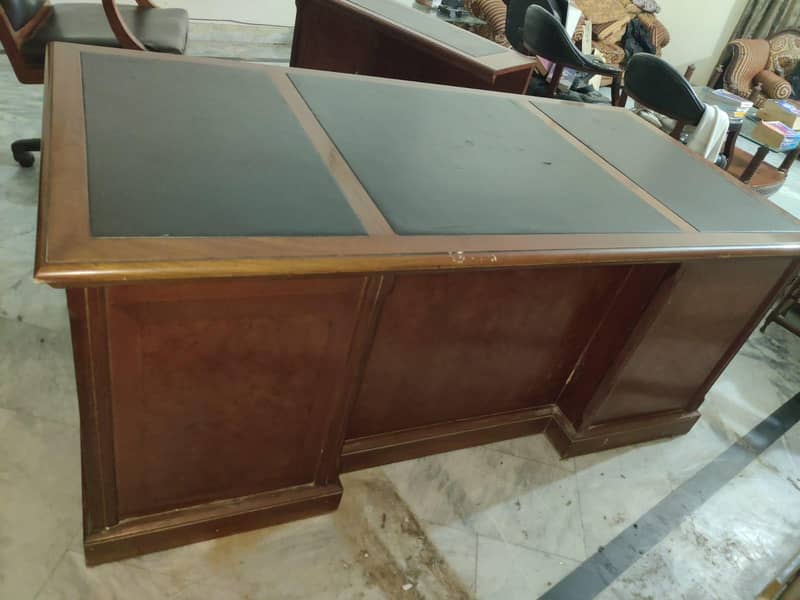 Executive Table With Side Table 1