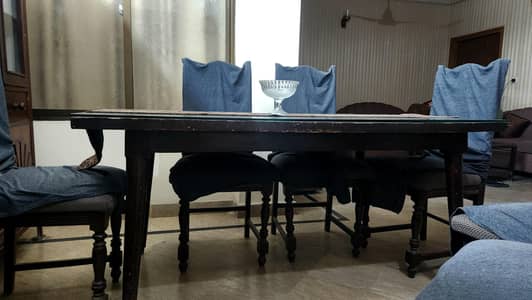6 chair dinning table (only table)