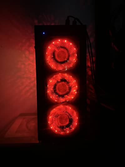 Working/Gaming PC (with monitor)