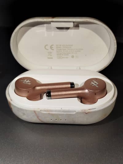 iFrogz Airtime Premier with Wireless Charging Case - White Marble