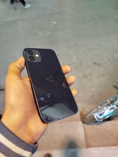 IPHONE 12 sim chla ky