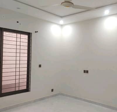 8 MARLA LOWER PORTIONAVAILABLE FOR RENT