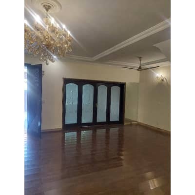 10 Marla Corner House For Sale