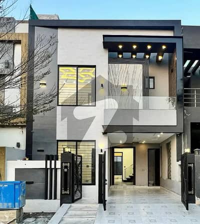 5 Marla House Available For Sale In Bahria Town Lahore