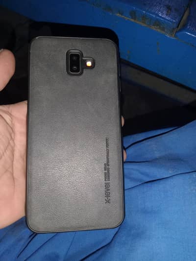j6+ Samsung 4gb ram 64gb room
