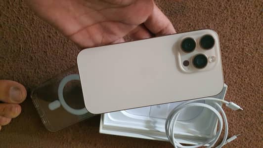 Apple Iphone 16 pro Non PTA, with Sim Time, 10/10