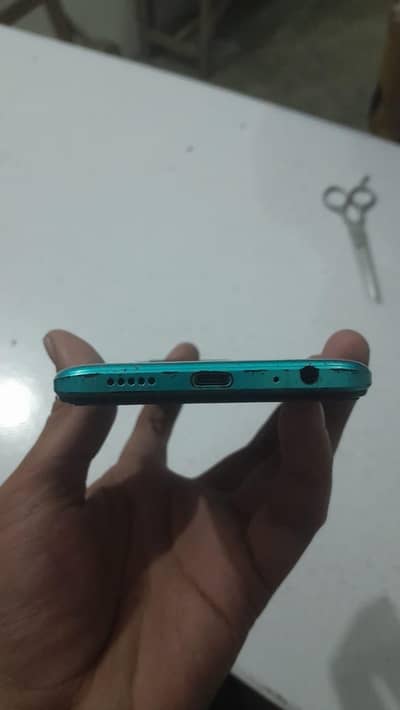 tecno spark 8c 6/128gb