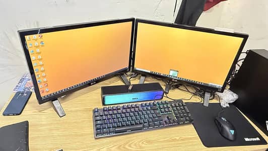 Computer LED withDesk- keyboard Mouse