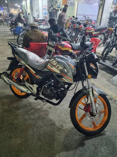 HONDA CB 150F (2024)