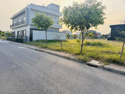 Top City A Block 10 Marla Plot for Sale