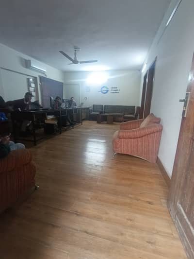 1 kanal portion for Rent in gulberg 3 k block for office use
