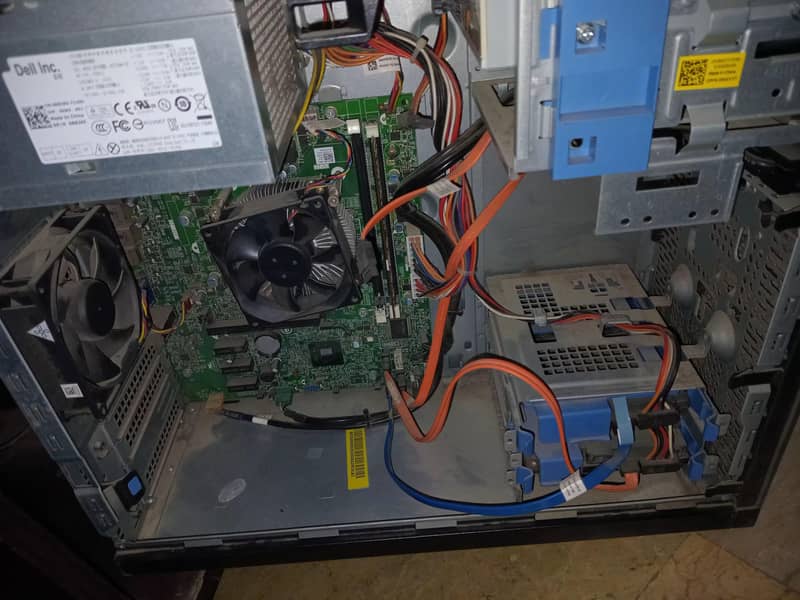 Dell Optiplex 3rd Generation, Lcd 20", Computer Table 8