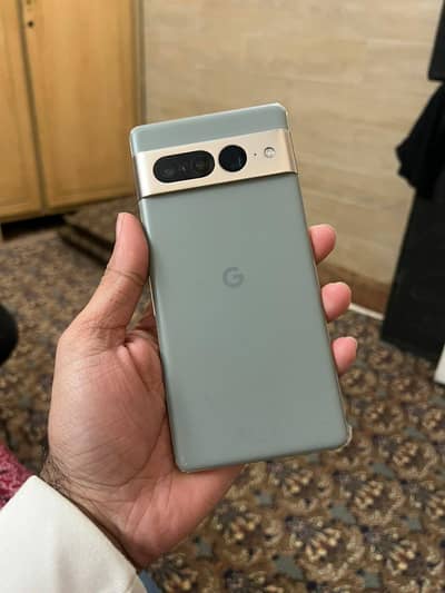 pixel 7 pro with box