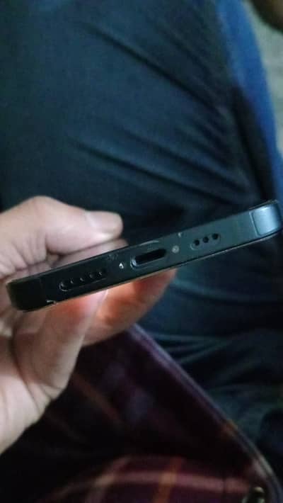 Iphone 13jv 128 gb lush condtion