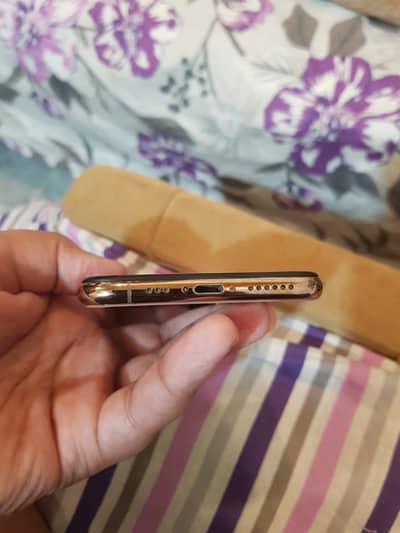 iPhone XS factory unlock hai