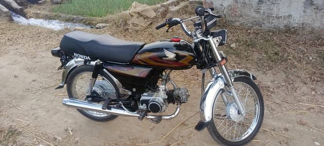 Honda CD 70 2012 model my WhatsApp number 03 27 35 83 3 69
