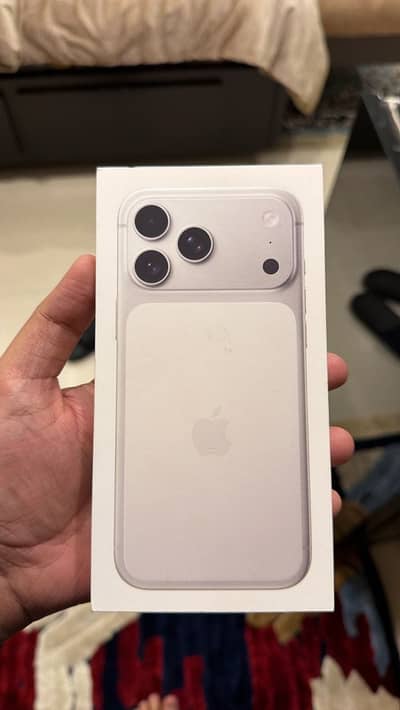 iPhone 17pro Max Silver Non Active