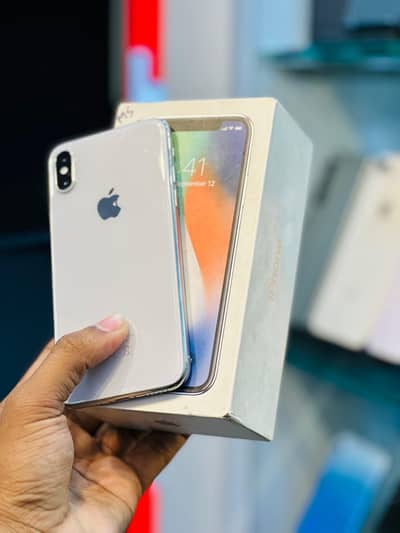 Iphone x 256gb with complete box whatsapp number 03262468312