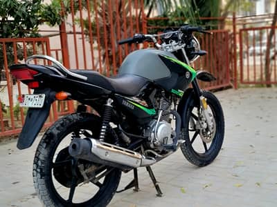 Yamaha YBR125G 2024 Mode 0*3*3*4*2*0*7*7*8*5*3 Matte Gray Color