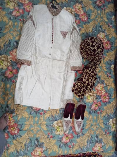 complete groom set. only worn once