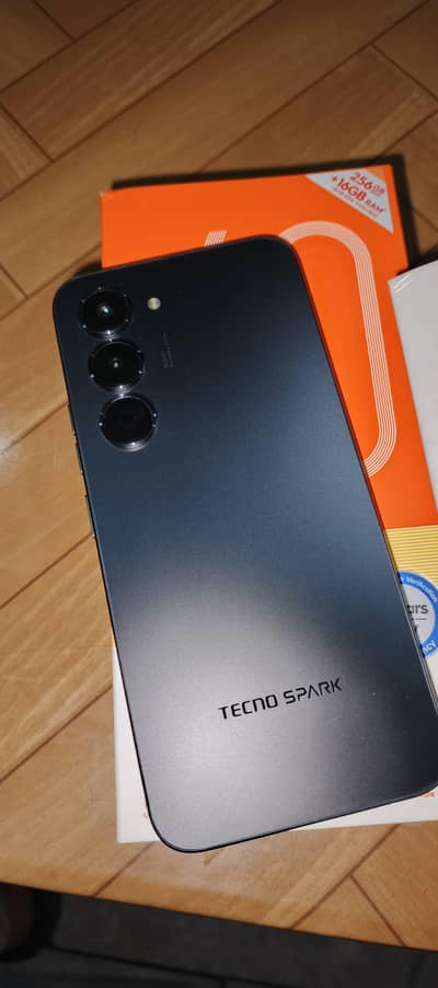 Tecno Spark 40 pro