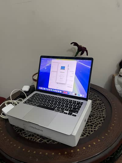 Apple MacBook Air M1 chip 8/256gb full box