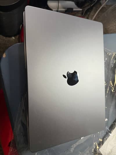 MacBook Pro M2 Chip 2022 | Retina Display | Smooth & Reliable