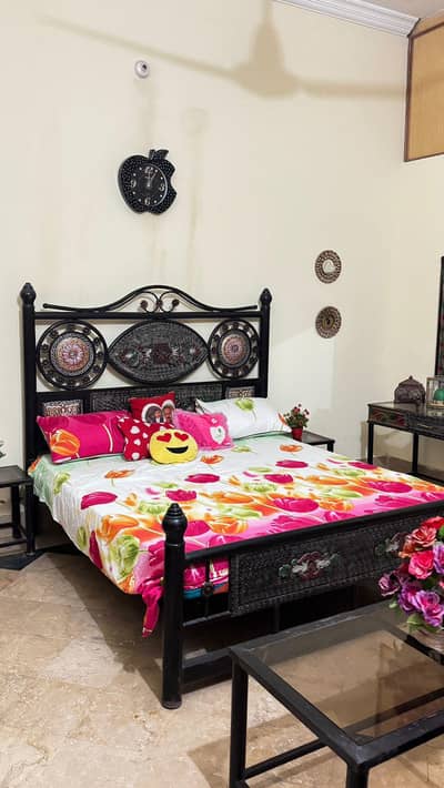 iron bed set
