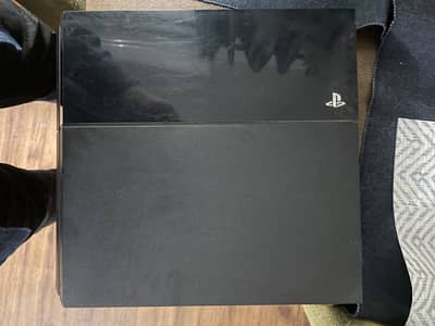 PS4 500 GB with original controller