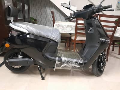 Company Super star Brand New 1500km Driven Just buy and Drive